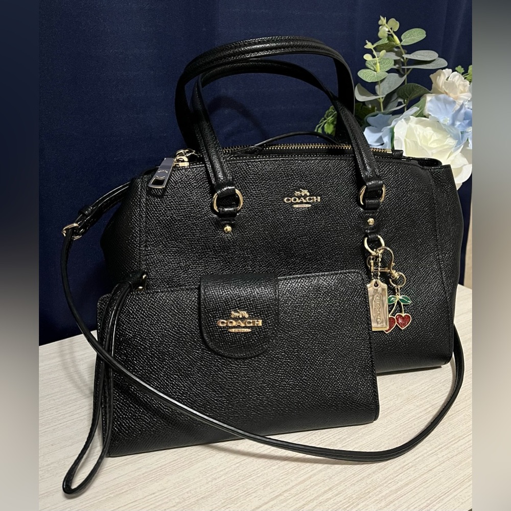 Coach Stranton Carryall Crossgrain Leather bag & Coach Tech/cell wallet wristlet